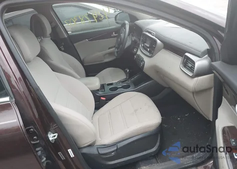 2016 Kia Sorento 2.4L Lx z USA, uszkodzony, nr VIN 5XYPG4A38GG008541